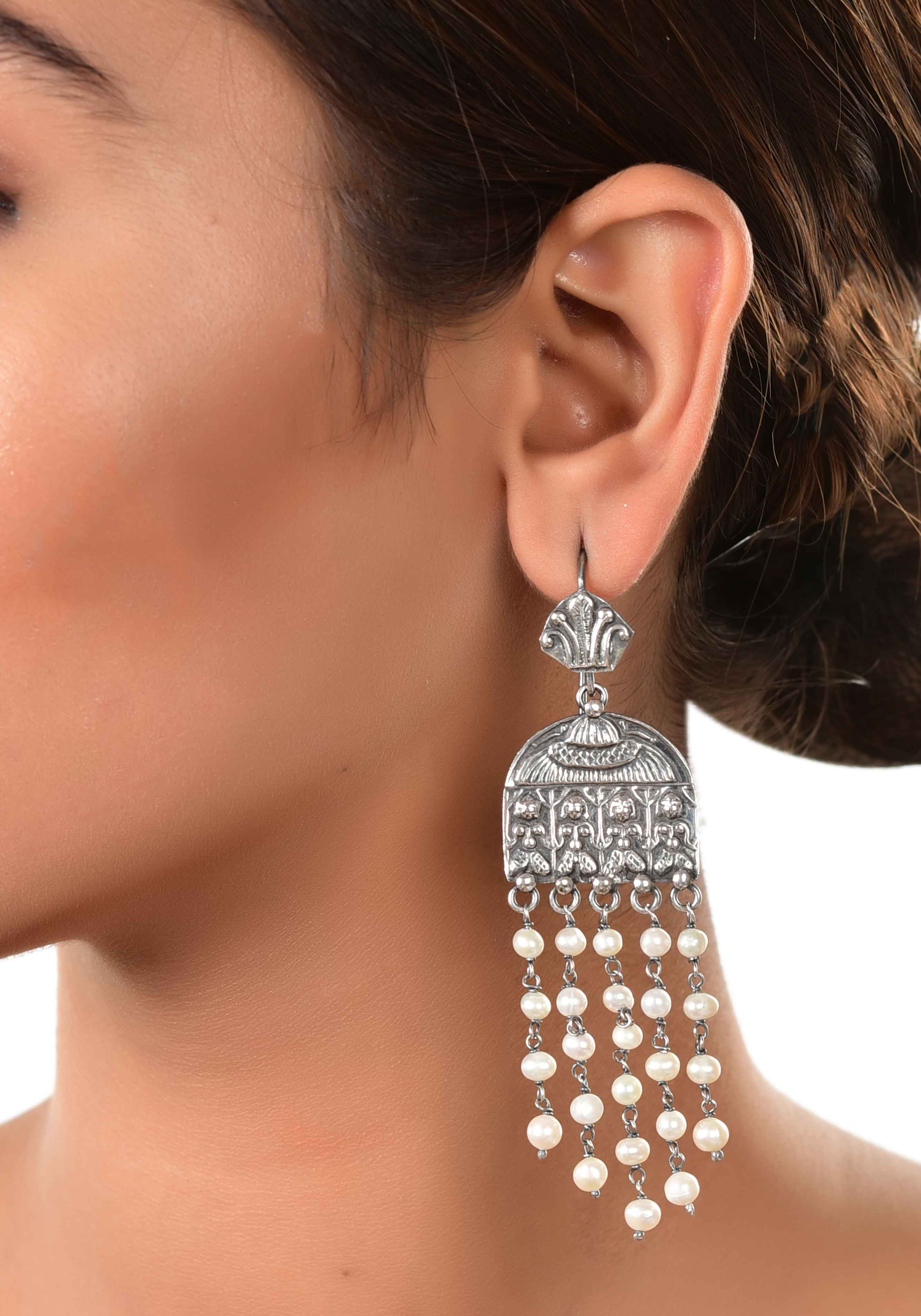 Patri pearl hanging earring :SKU6007